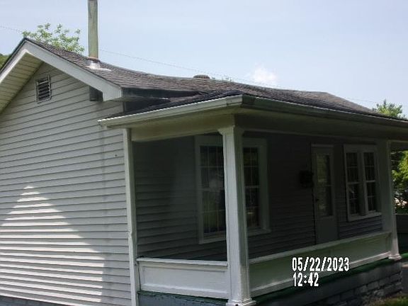 3rd image of 1109 Belmont St