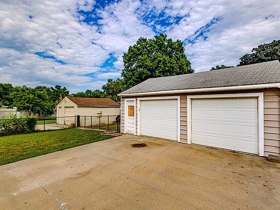3rd image of 3917 12th St