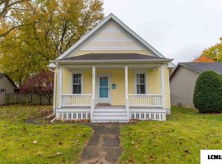 1521 Delavan St, Lincoln, IL 62656