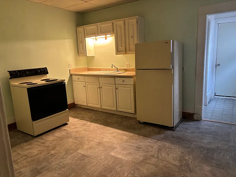 941 S Main St #1 — Photo 3