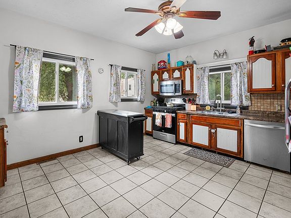 5th image of 2117 Claussen St