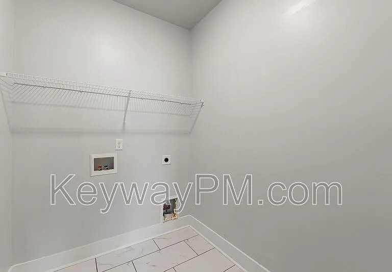 2217 Laurens St — Photo 25