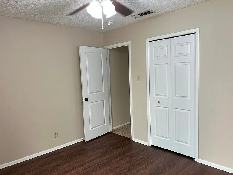 205 Beverly Dr — Photo 12