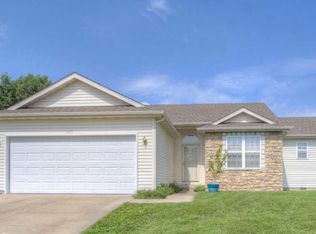 1645 Sophia St, Carthage, MO 64836