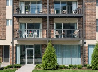5203 Washington St #308, Downers Grove, IL