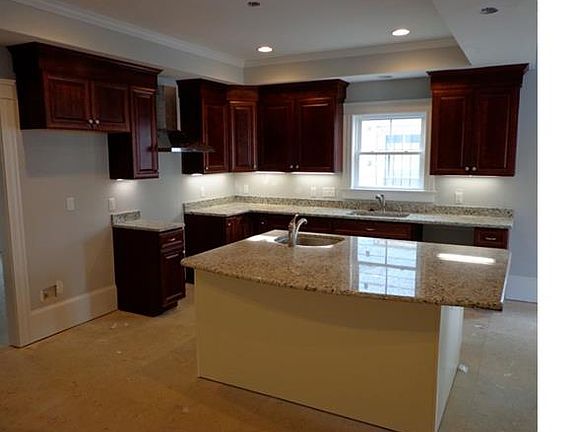 4th image of 510 N 31st St