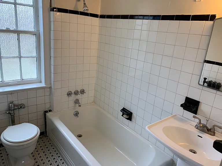 2848 Thornhill Rd — Photo 48