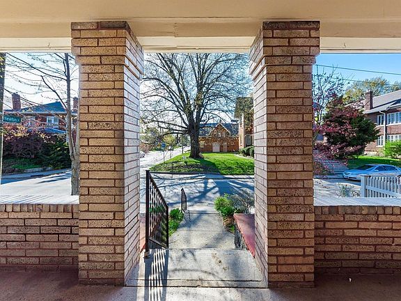 3rd image of 720 Bedford Ave