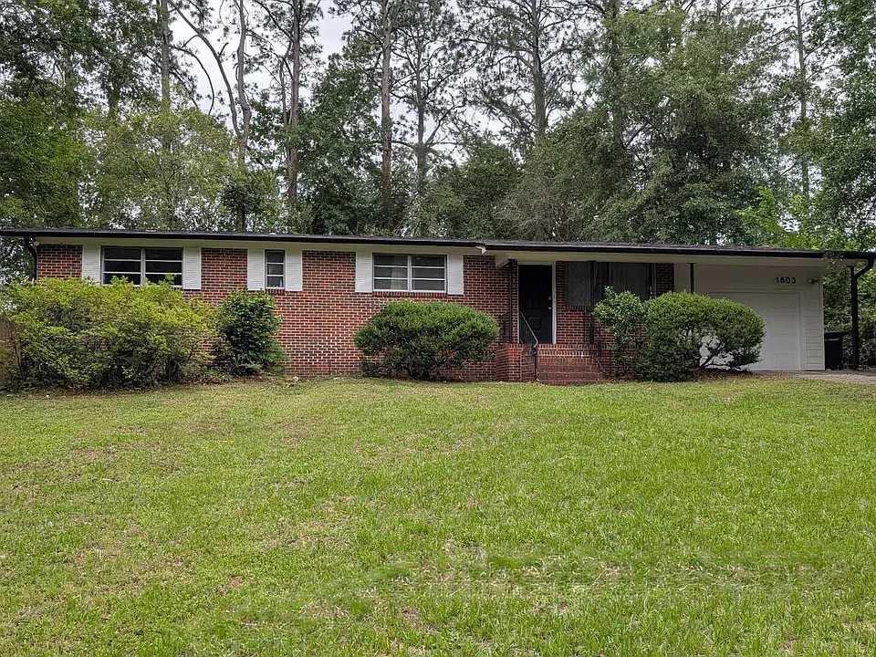 1803 Westridge Dr