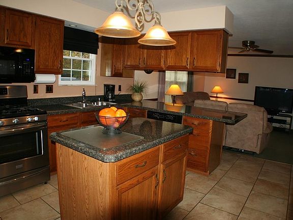 2nd image of 901 Marcie Dr