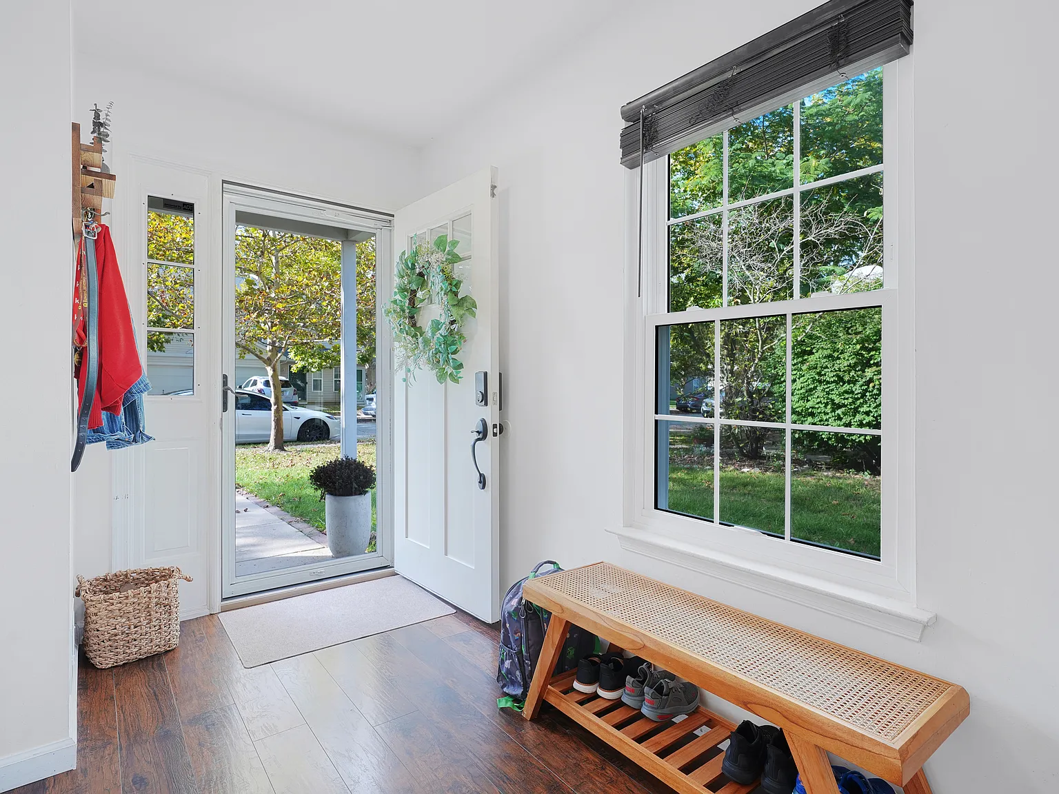 3 bed, 1353 sqft, $2,550 — Photo 4