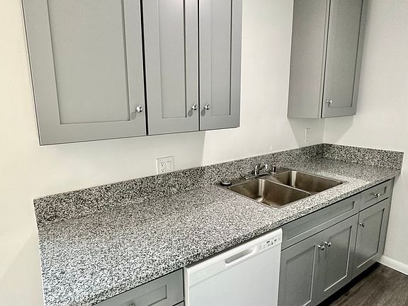 5th image of 3426 Keystone Ave APT 9