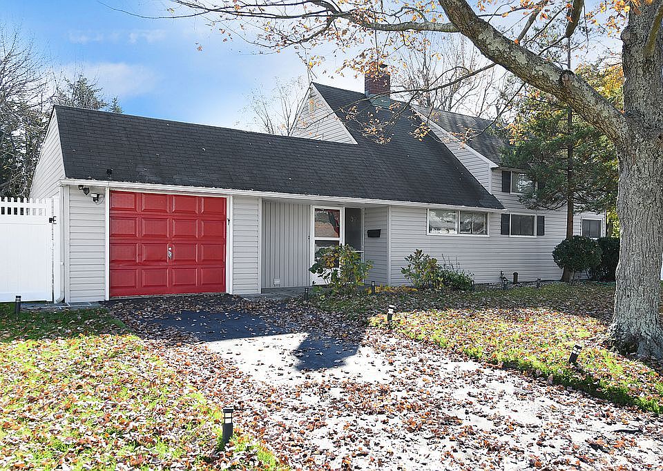 1st image of 39 Pilgrim Ln