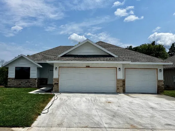 648 W Brook Hollow Road, Nixa, MO 65714