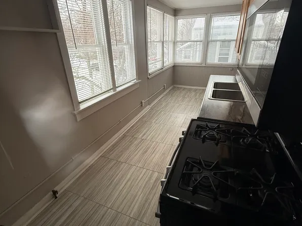 209 College Ave NE, Grand Rapids, MI 49503