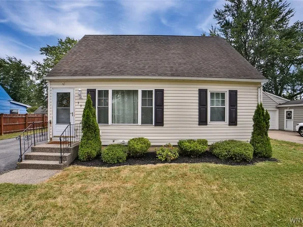 39 Asbury Pl, Depew, NY 14043