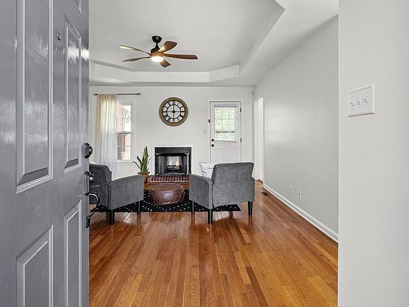5th image of 1409 Janet Way Dr