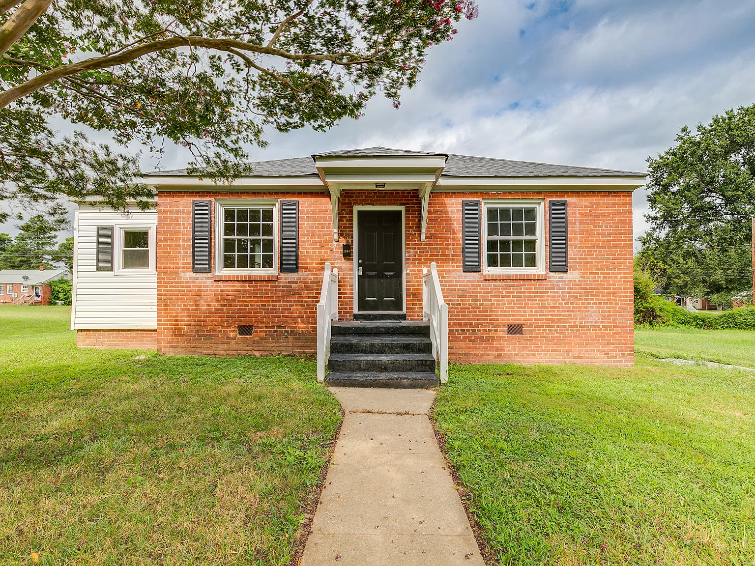 2 bed, 846 sqft, $2,200 — Photo 1