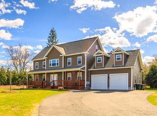 11 Cherry St, Southborough, MA 01772