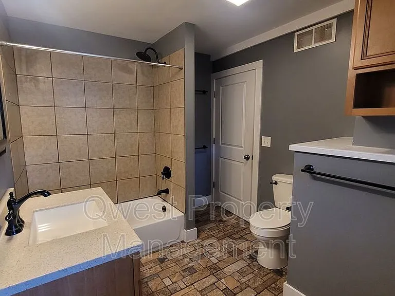 1123 2nd St NW #1 — Photo 6