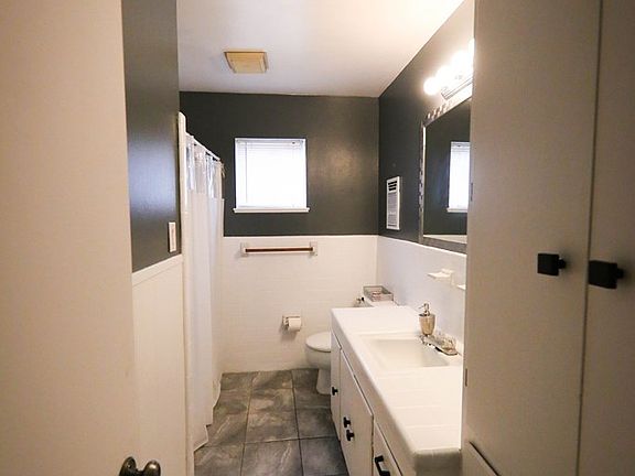 5th image of 3165 Sandalwood Dr