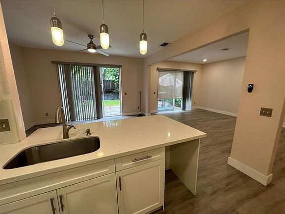 3rd image of 5813 Eagle Cay Ln