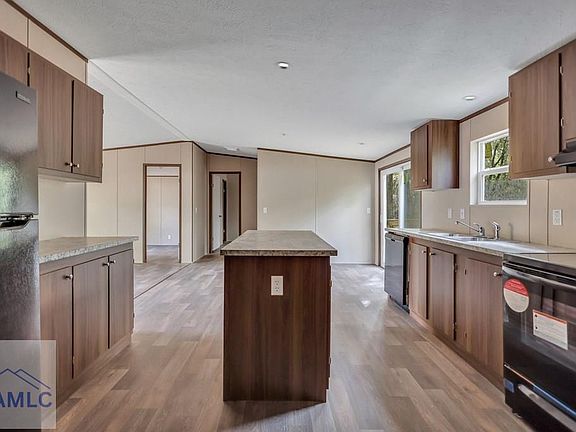 5th image of 500 Old Oak Rd