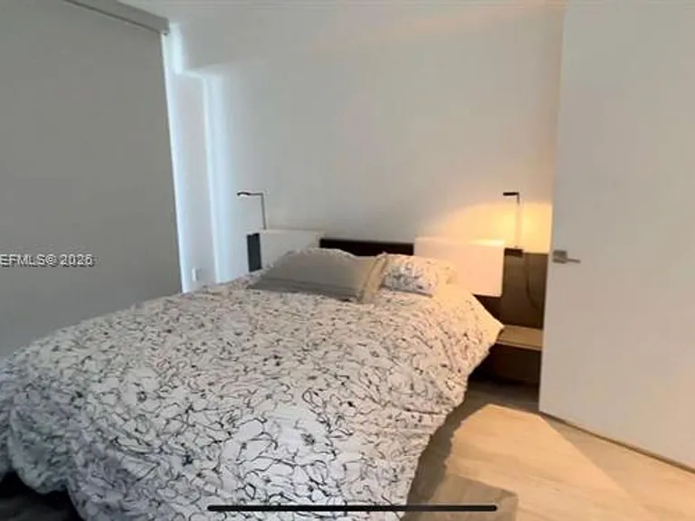 121 NE 34th St #807 — Photo 12