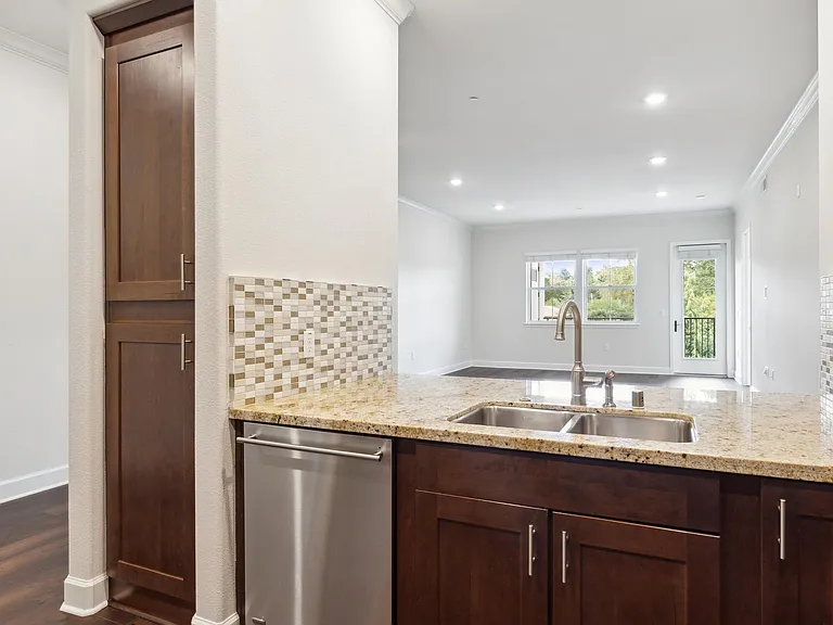 396 1st St #17 — Photo 7