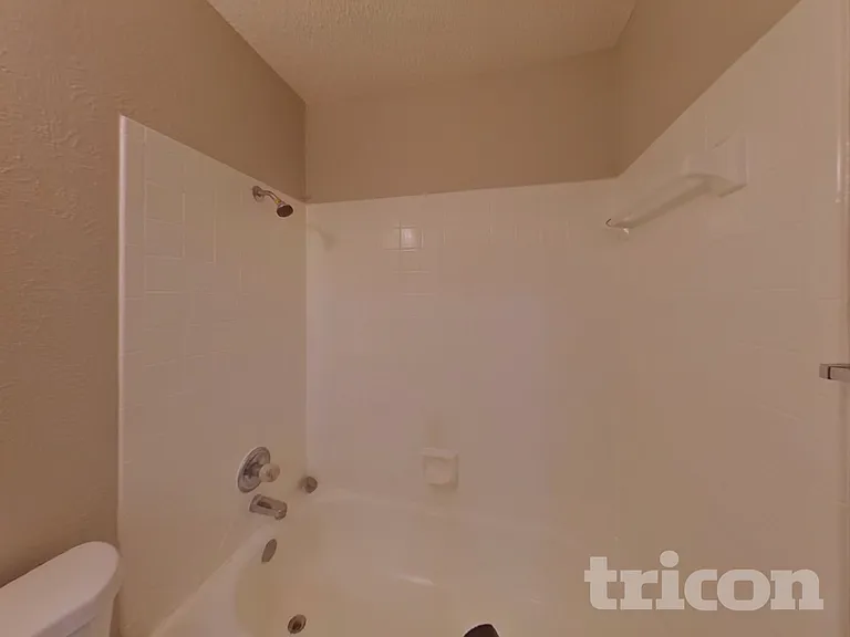 3913 Bigleaf Ln — Photo 12
