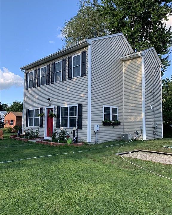 1st image of 53 Breezy Lake Dr