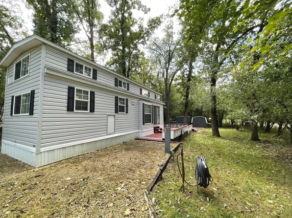 17-19 Woodhaven Lakes, Sublette, IL 61367