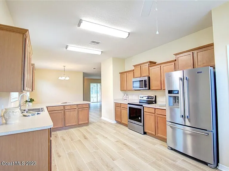 5834 Trieda Dr — Photo 8