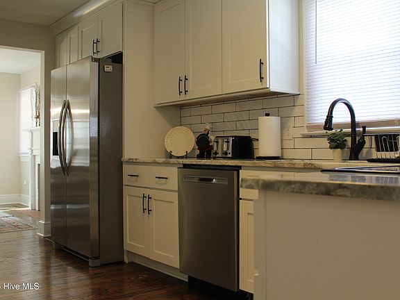 2nd image of 409 Roberts Street