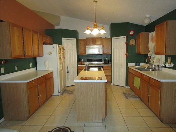 4th image of 20 Miramar Way