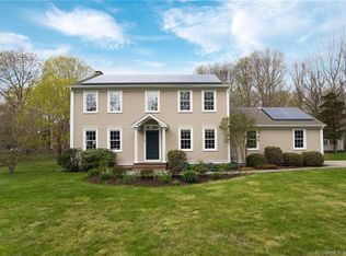 11 Dunns Ct, Stonington, CT 06378