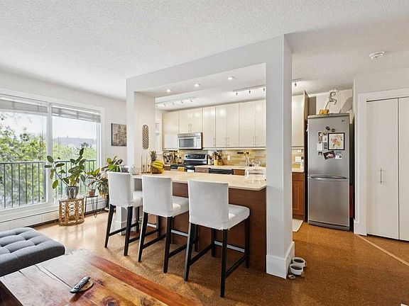 4th image of 1603 N 26th Ave SW #203