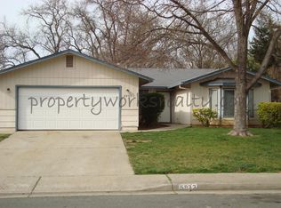 6832 Hemlock St, Redding, CA 96001