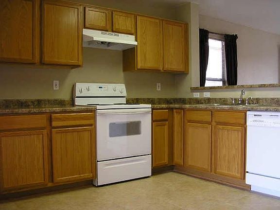 2nd image of 2516 W ROMLEY Avenue