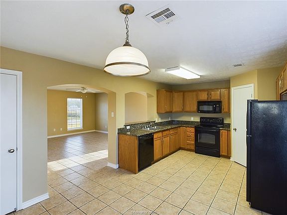 4th image of 4064 Southern Trace Dr