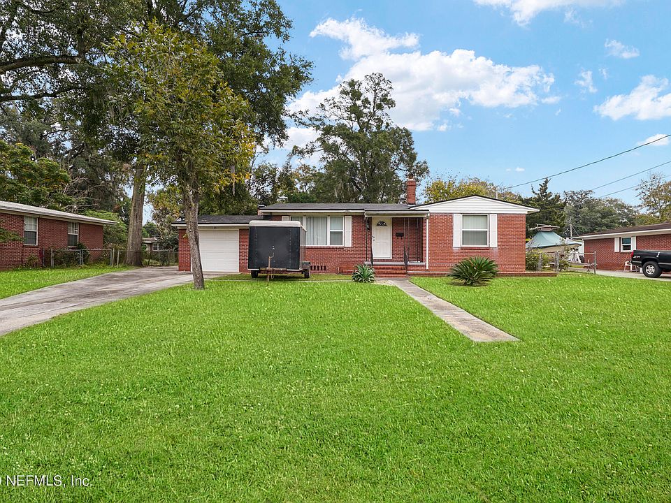 1st image of 1401 E Magnolia Cir