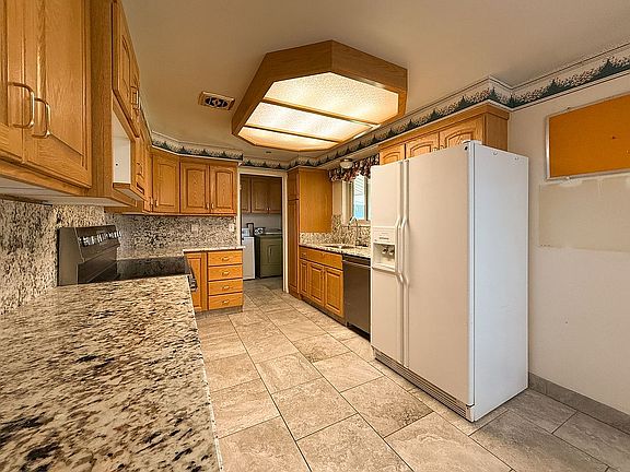 Kitchen granite countertops