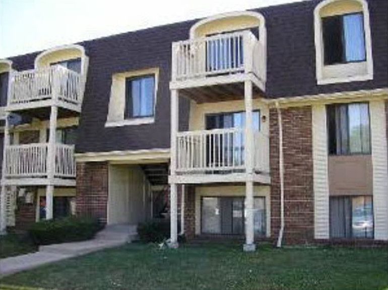 1st image of 1862 Somerset Dr