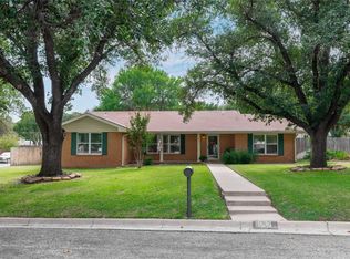 1611 16th St, Brownwood, TX 76801