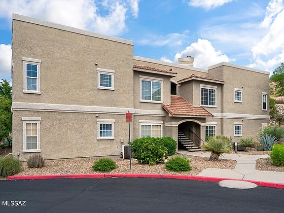 2nd image of 1500 E Pusch Wilderness Dr Unit 17201