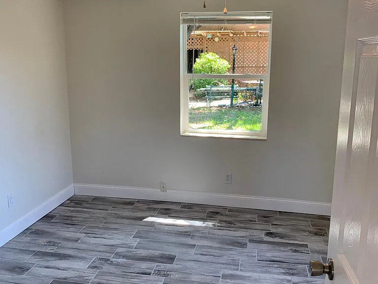 825 Clarke Ave — Photo 21