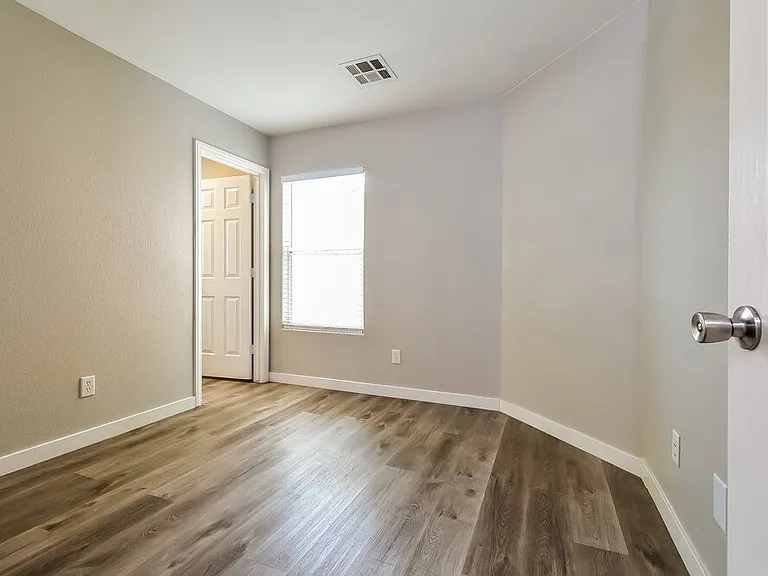 5036 Ironhorse Ranch Ave — Photo 13