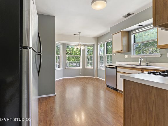 4th image of 4415 Edinburg Ln #4415
