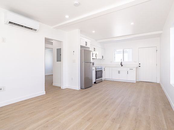 3rd image of 11602 Haynes St #11602