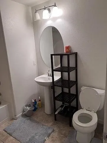 780 Luna Park Dr — Photo 2